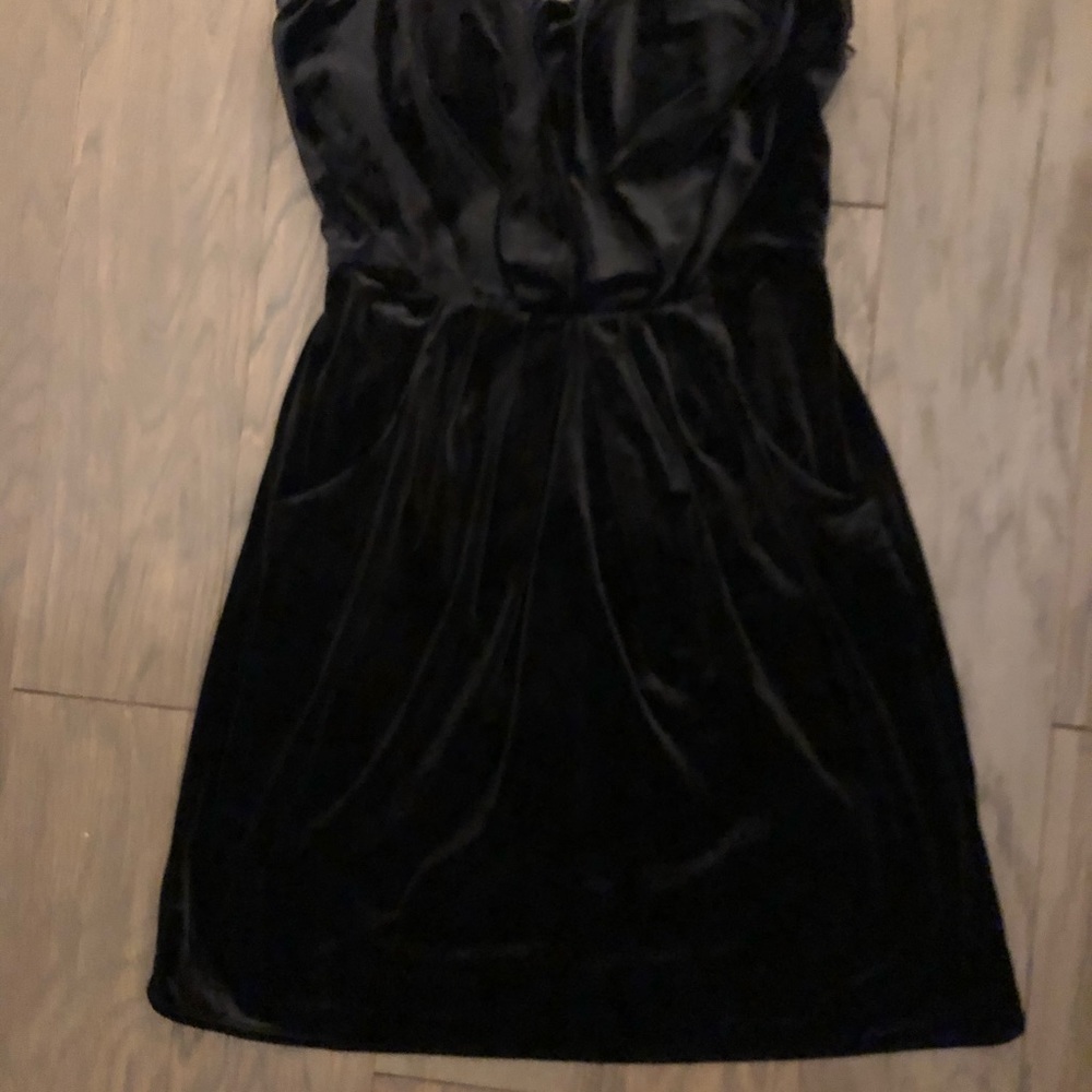 Black velvet strapless with pockets party dress